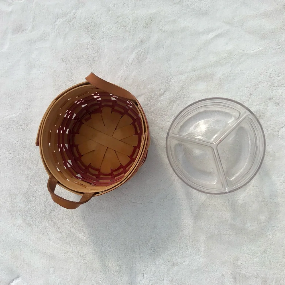 Longaberger Basket Handwoven Round Vintage w. Divider